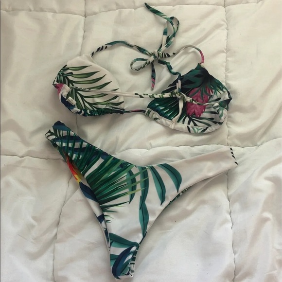 Thong Bikini Set - Picture 2 of 5